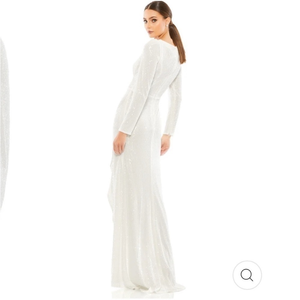 Mac Duggal White Long Sleeve Crew Neck Gown Size 6
